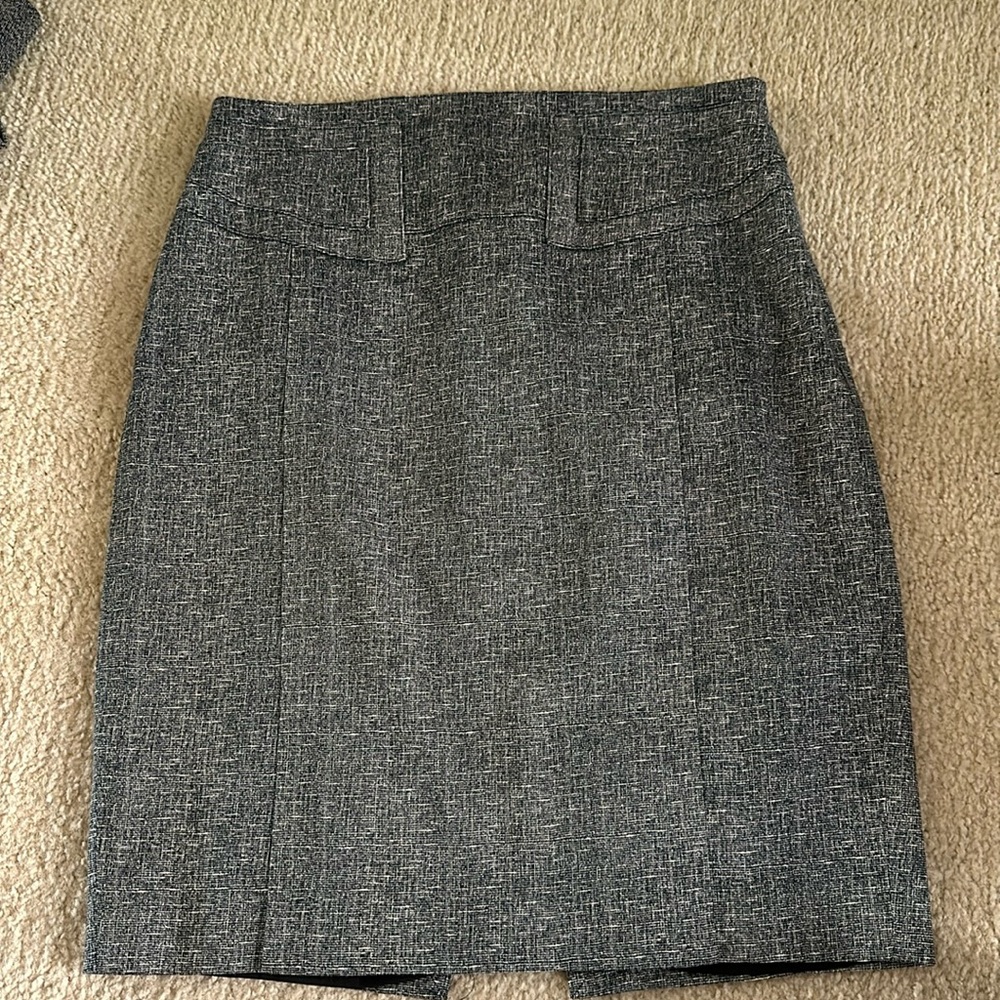 Express greyhounds tooth skirt – size 2